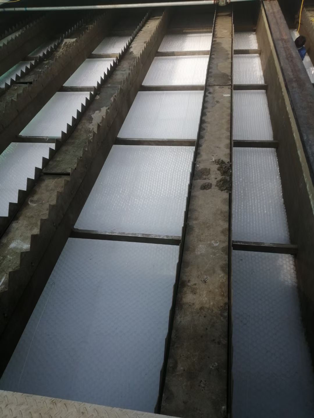 斜管填料沉淀池日常維護避免倒塌